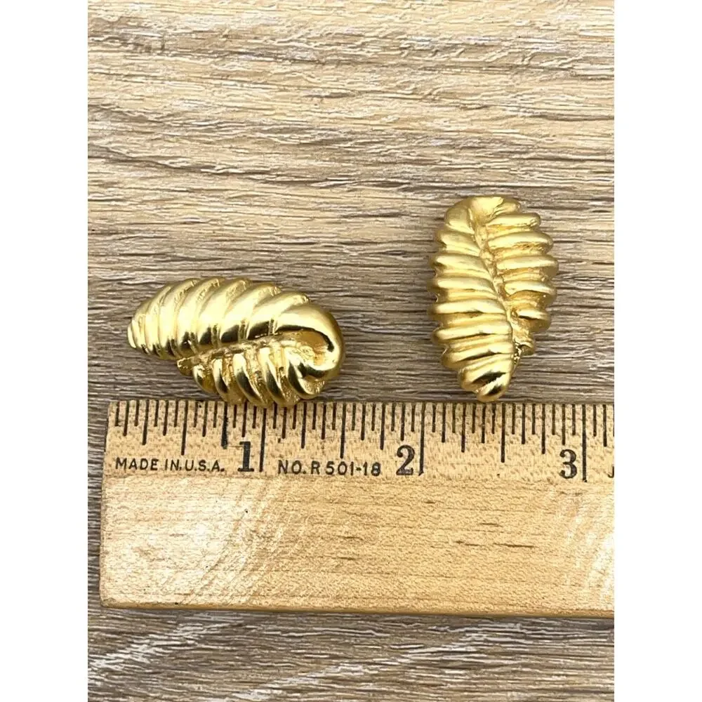 Women 's Gold Tone Sea Shell Shape Clip-on Earrings Gift For Her Jewelry